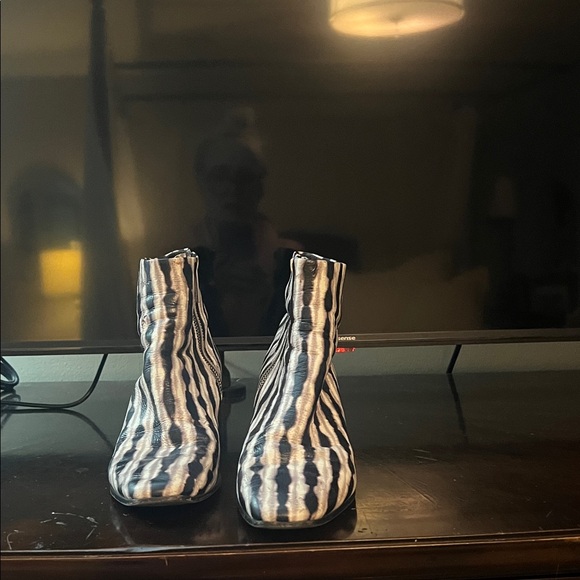 Sigerson Morrison Zebra Pattern Ankle Boots 38 - Picture 2 of 10
